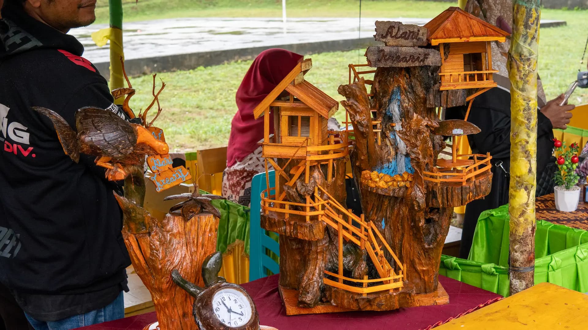 Dokumentasi suasana kegiatan dan acara Festival Sea-Sea 2025 Hidupkan Budaya Pesisir Banggai Kepulauan di Banggai Kepulauan - foto 3