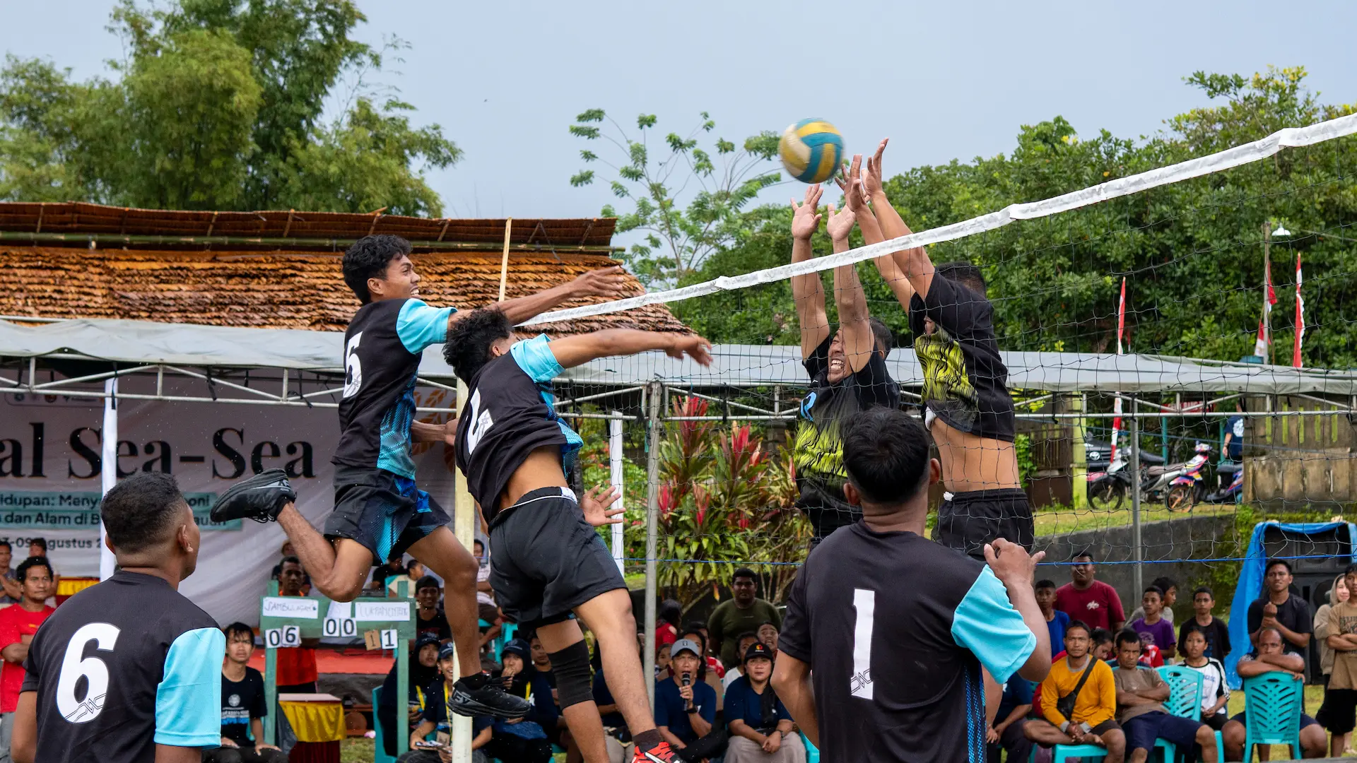 Dokumentasi suasana kegiatan dan acara Festival Sea-Sea 2025 Hidupkan Budaya Pesisir Banggai Kepulauan di Banggai Kepulauan - foto 4