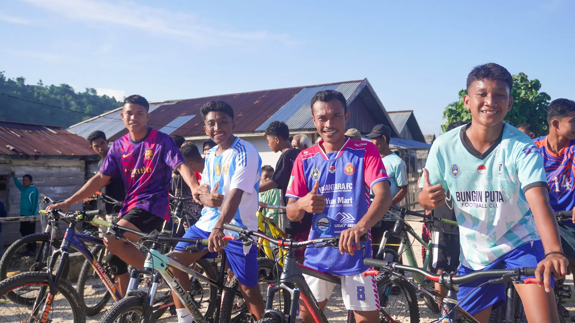 Dokumentasi suasana kegiatan dan acara Bupati Bangkep Resmikan Fun Triathlon 2025 di Bungin di Banggai Kepulauan - foto 2