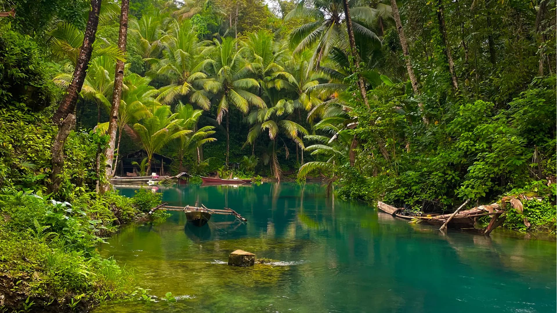 Pemandangan alam dan keindahan wisata Liang Molopo di Dusun Tobusang, Kabupaten Banggai Kepulauan